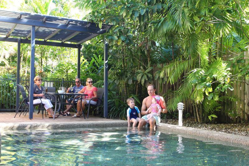 Nautilus Holiday Apartments Port Douglas Exterior photo